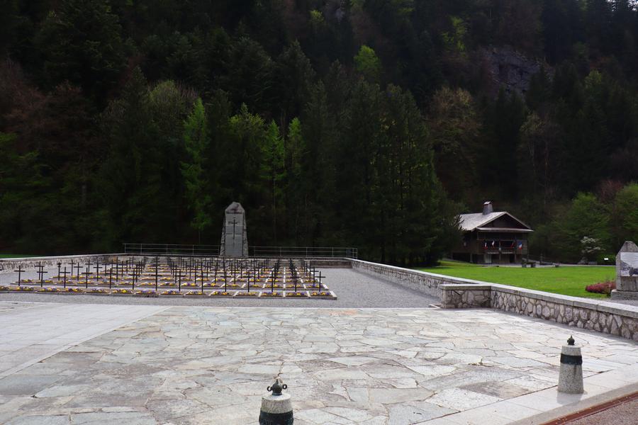 Nécropole Nationale des Glières