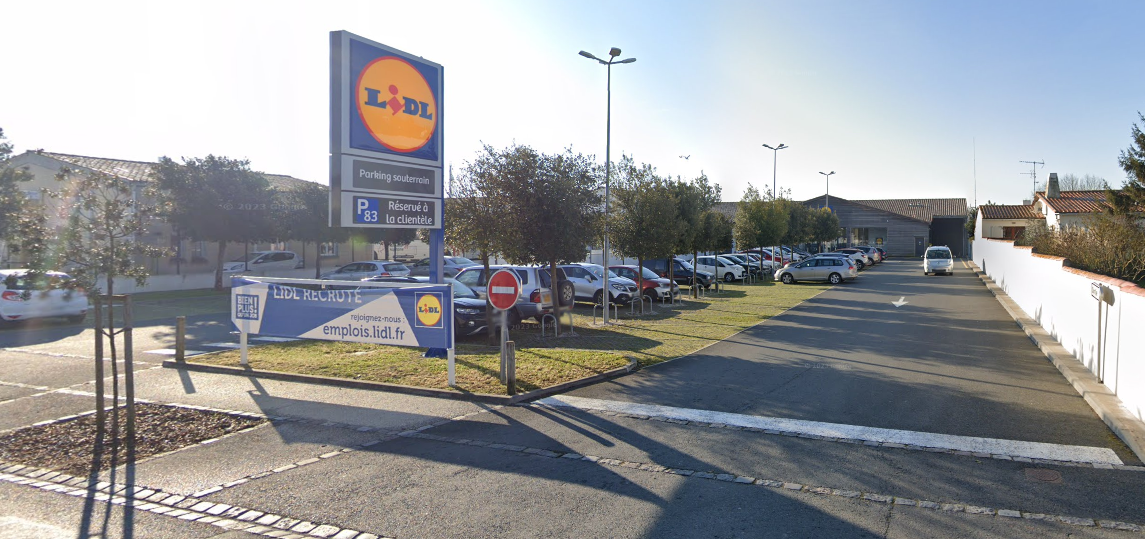 Borne de recharge pour véhicule électrique - Lidl
