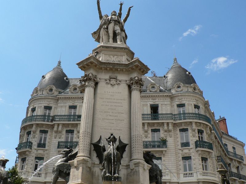 Fontaine des trois ordres