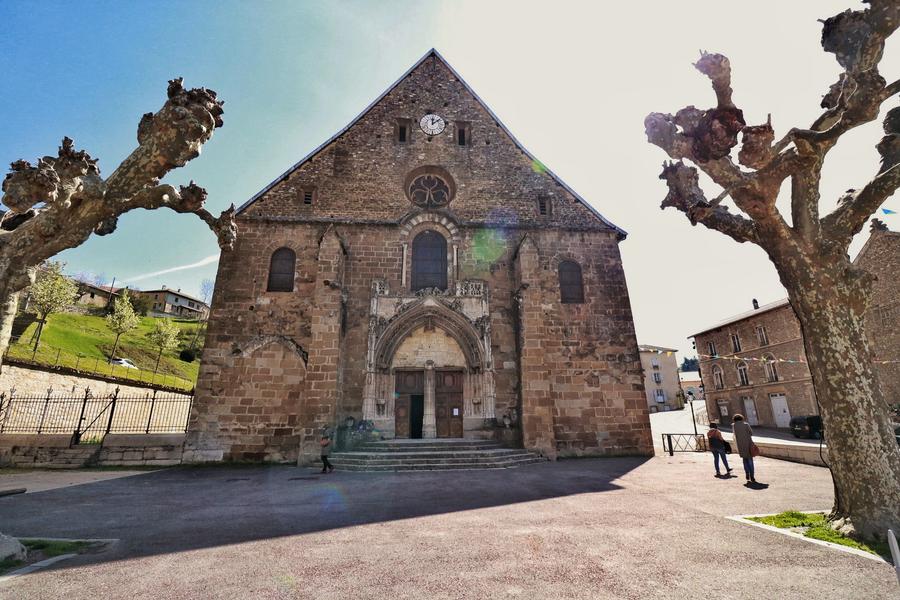 Église abbatiale de Saint-Chef Église abbatiale de Saint-Chef