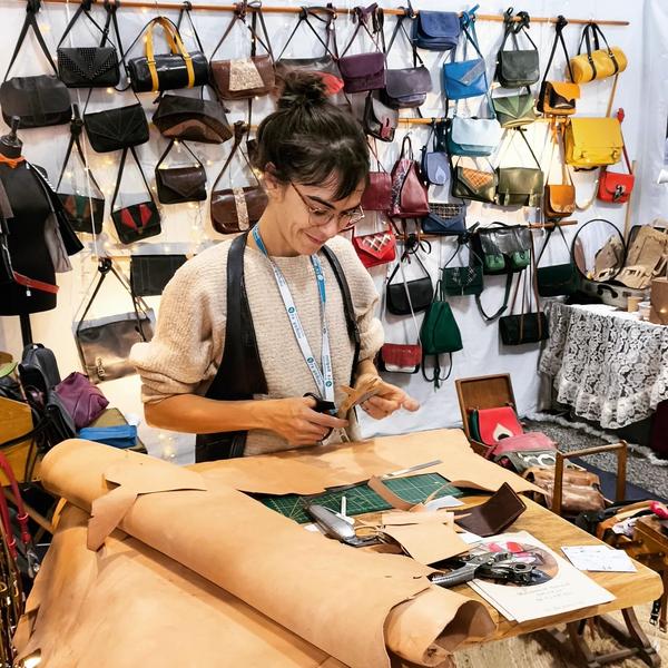 Le petit marché des artisans chez les savonnières