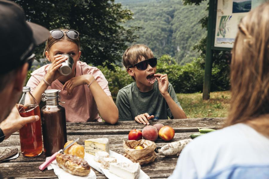 Séjour rando sans voiture : week-end en famille autour d'Ambérieu-en-Bugey_Meximieux