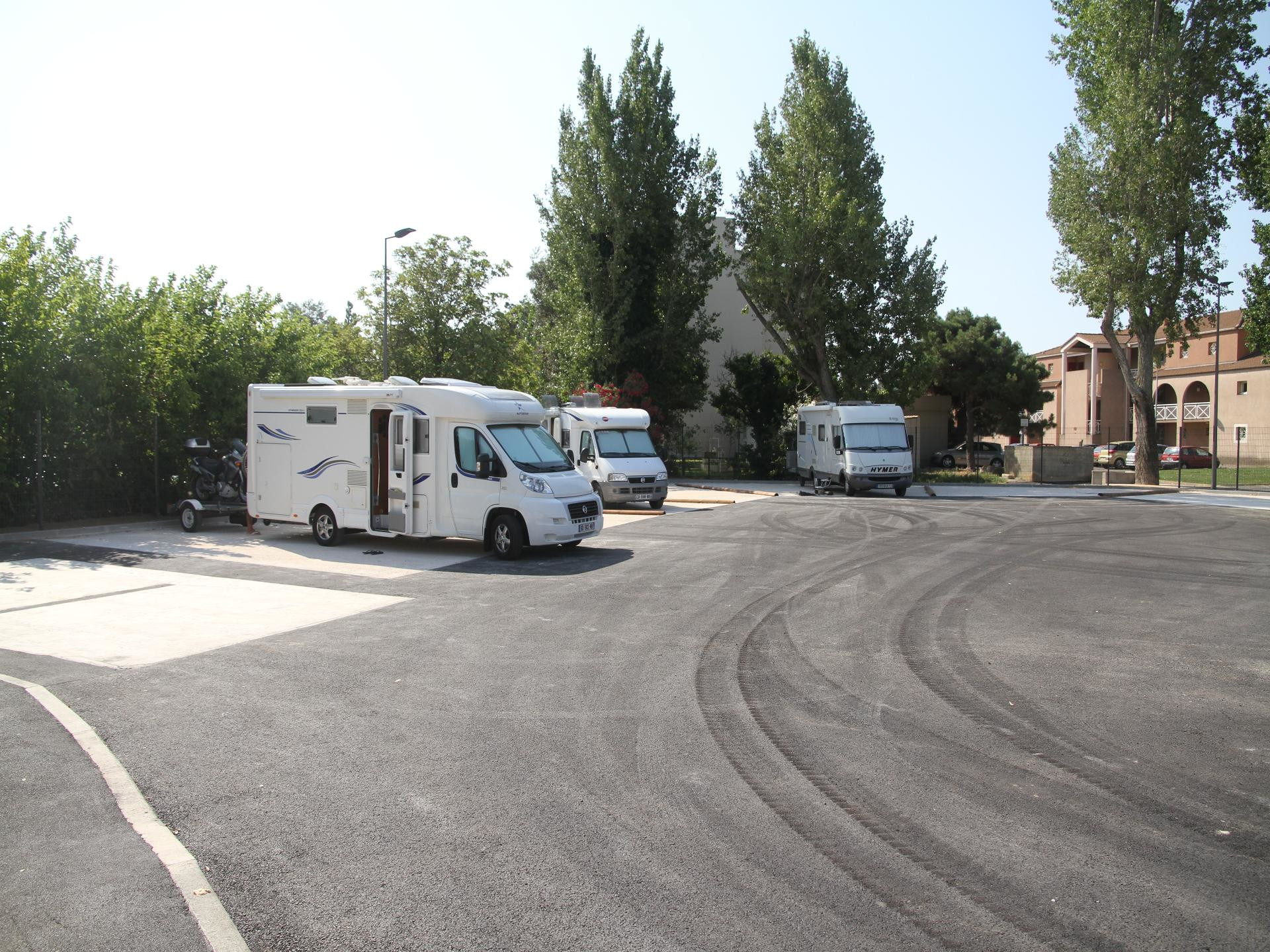 Aire de stationnement pour campings-cars