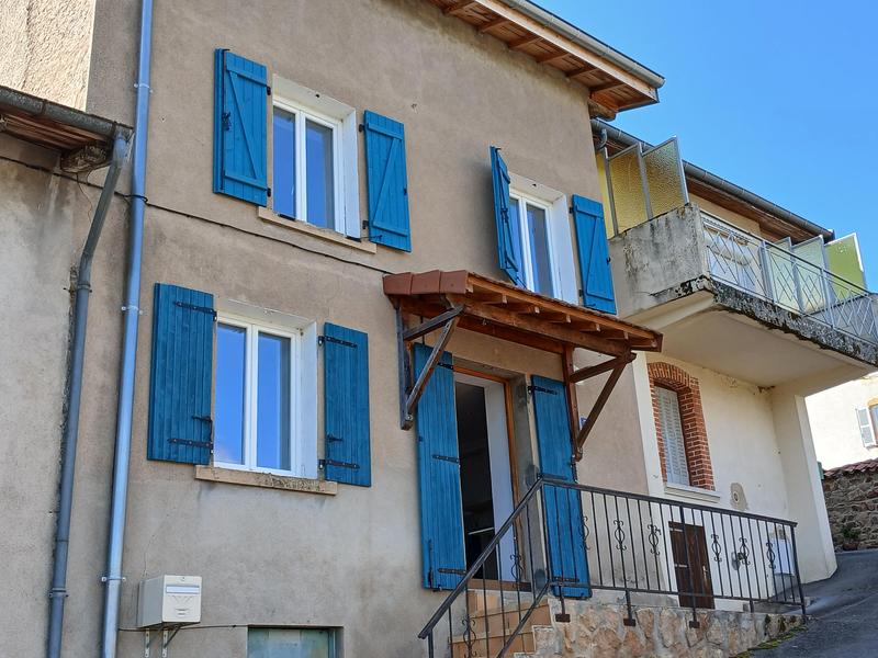 Maison aux volets bleus_Thizy-les-Bourgs