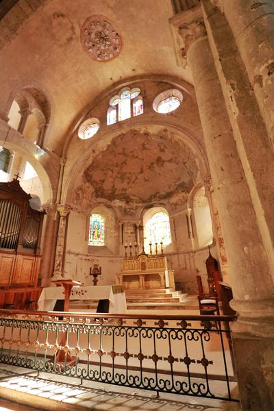 Église abbatiale de Saint-Chef Église abbatiale de Saint-Chef
