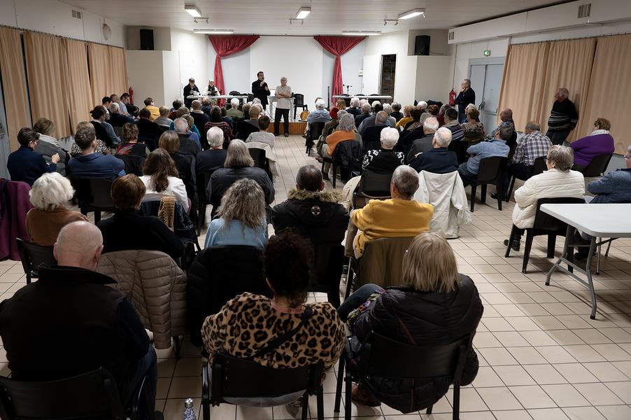R&eacute;union de quartier - Les Graves -Les Romains