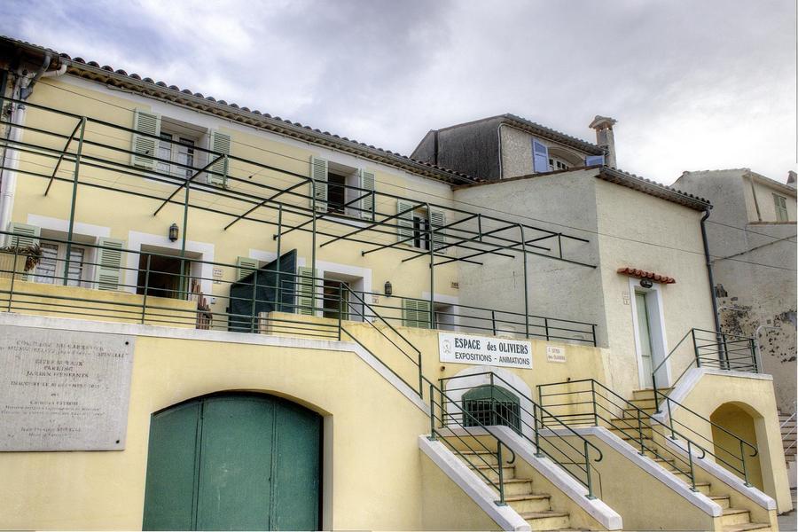 Gîte N°3 Espace des Oliviers-Le bâtiment-Castagniers-Gîtes de France des Alpes-Maritimes