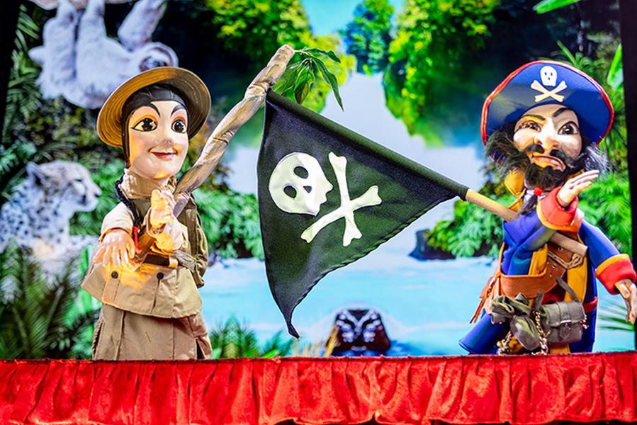 Guignol Rhône-Alpes et Rio le majestueux perroquet