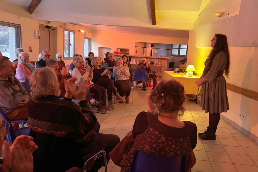 La conférencière Elodie Blanc
