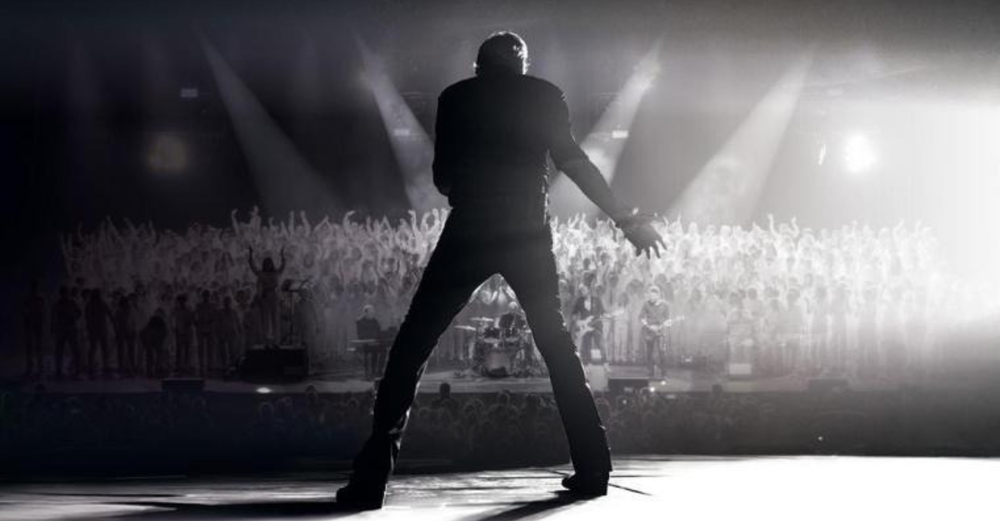 Toujours vivant - 500 choristes chantent avec Johny Hallyday