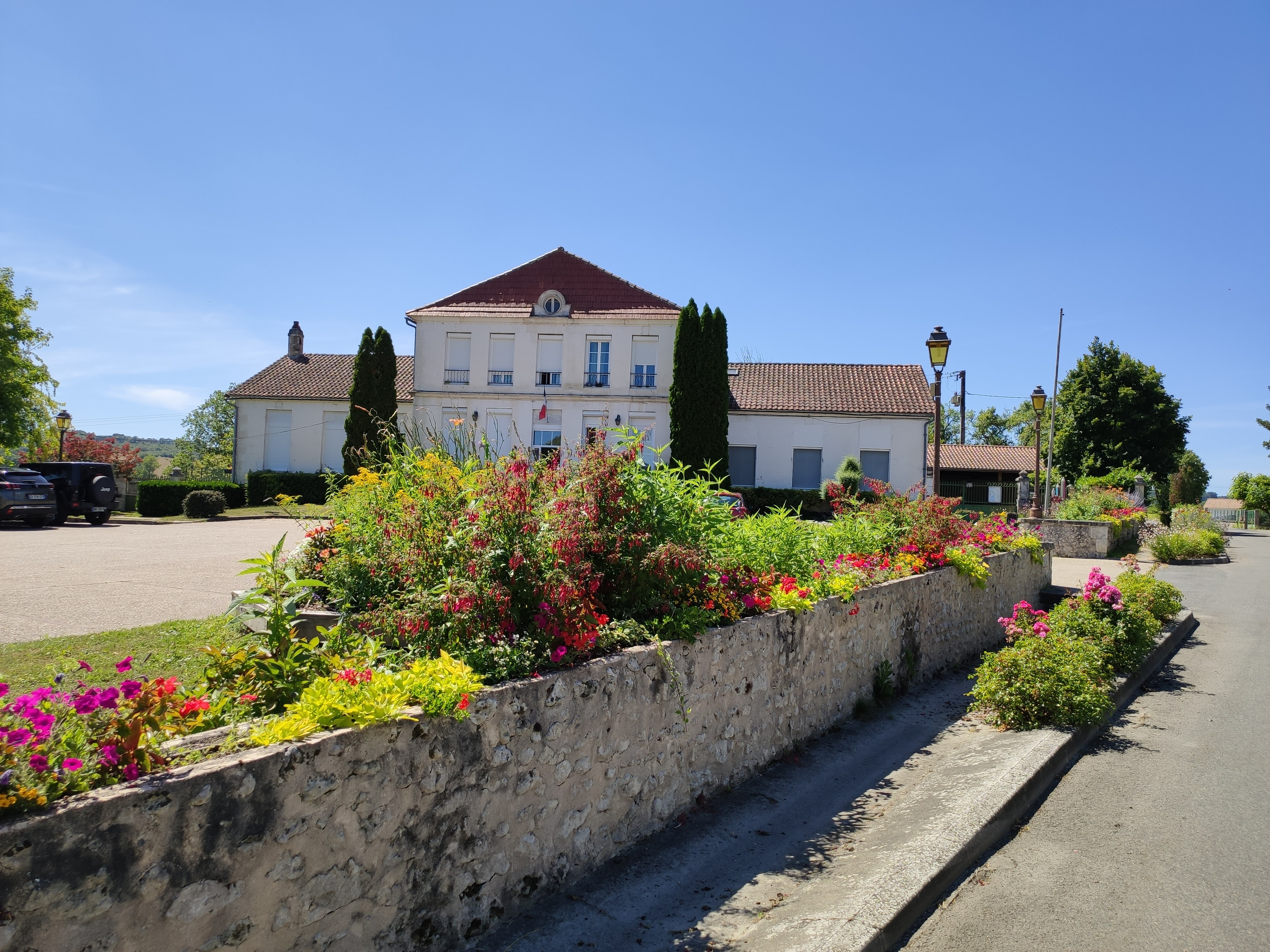 Mairie de Salles-Lavalette