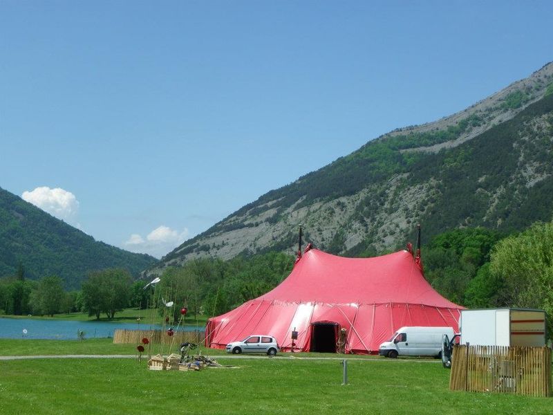 Un chapiteau du festival