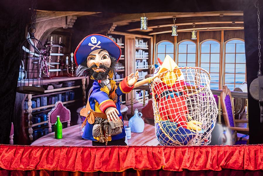 Guignol Rhône-Alpes et Rio le majestueux perroquet