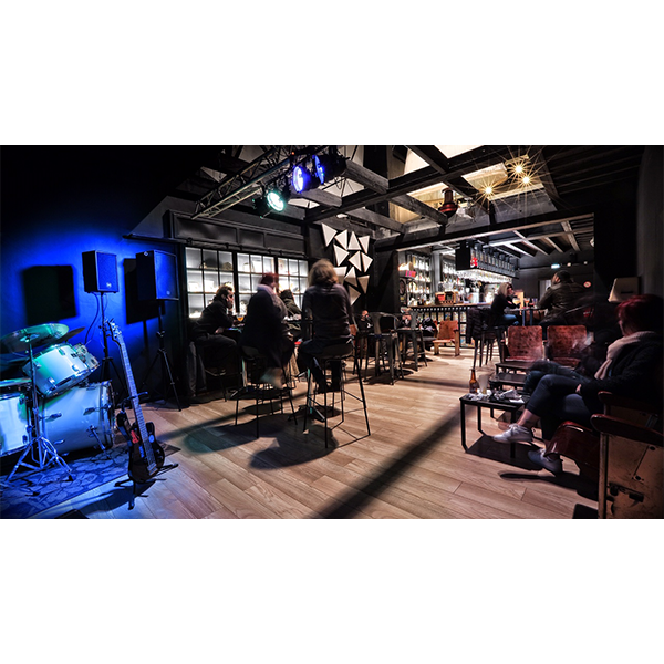 Intérieur des Triplettes social club