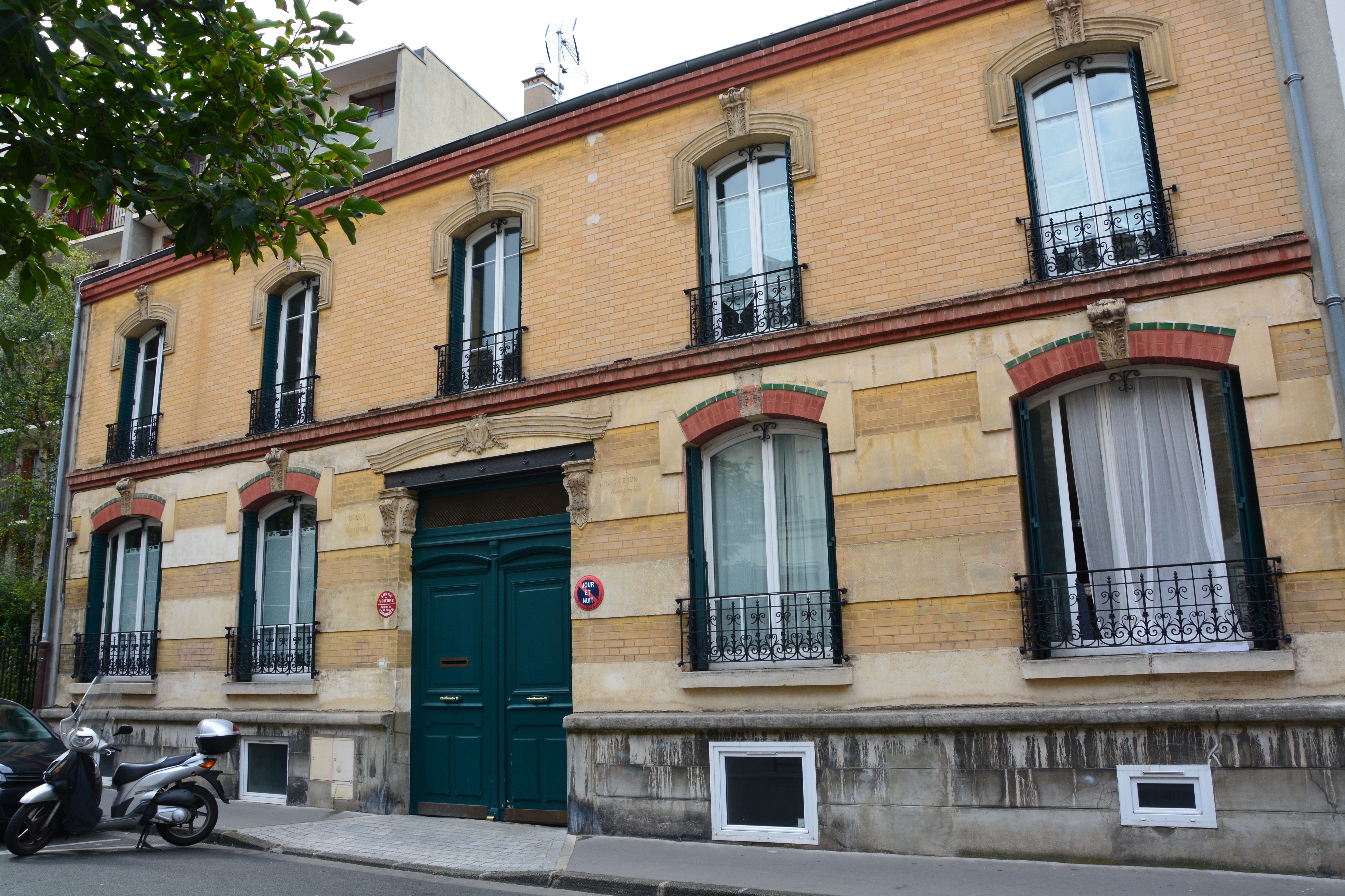 La façade de la Villa Régina