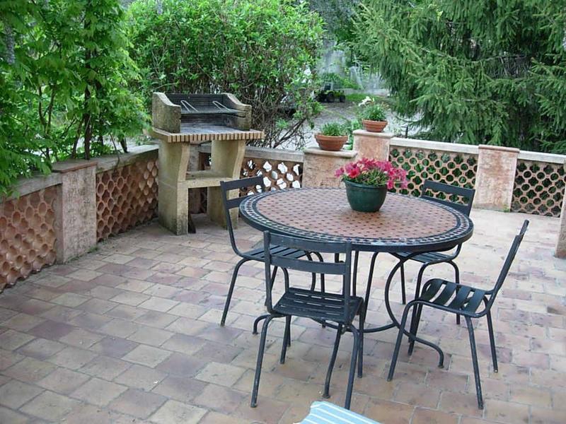 Gîte Le Domaine de Créqui-Coin repas extérieur-Nice-Gîtes de France des Alpes-Maritimes