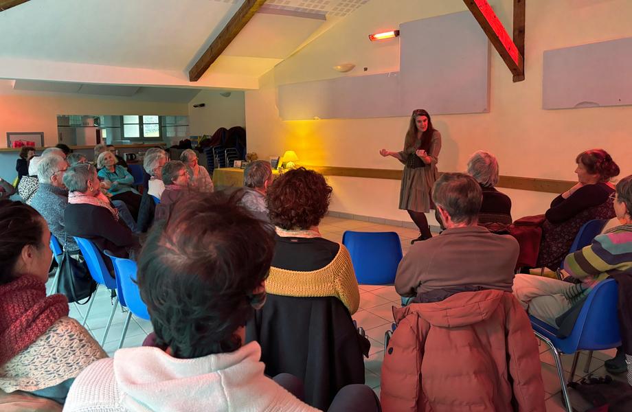 La conférencière Elodie Blanc