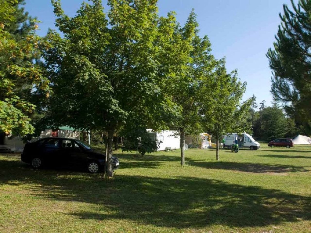 Aire camping-cars - Camping du Pas des Biches
