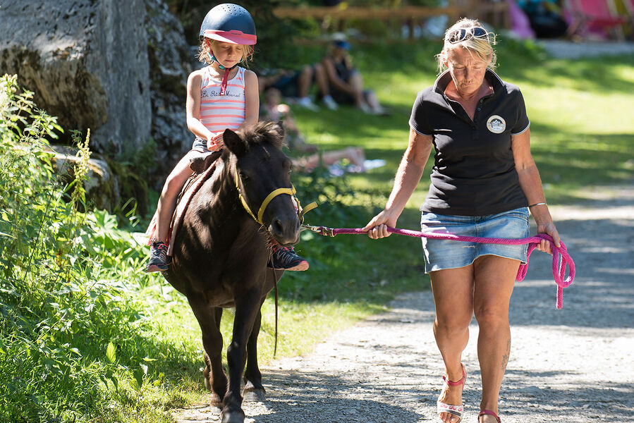 Balade à poney au Lac de Montriond
