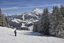 Skiing with a view of Abondance and its mountains