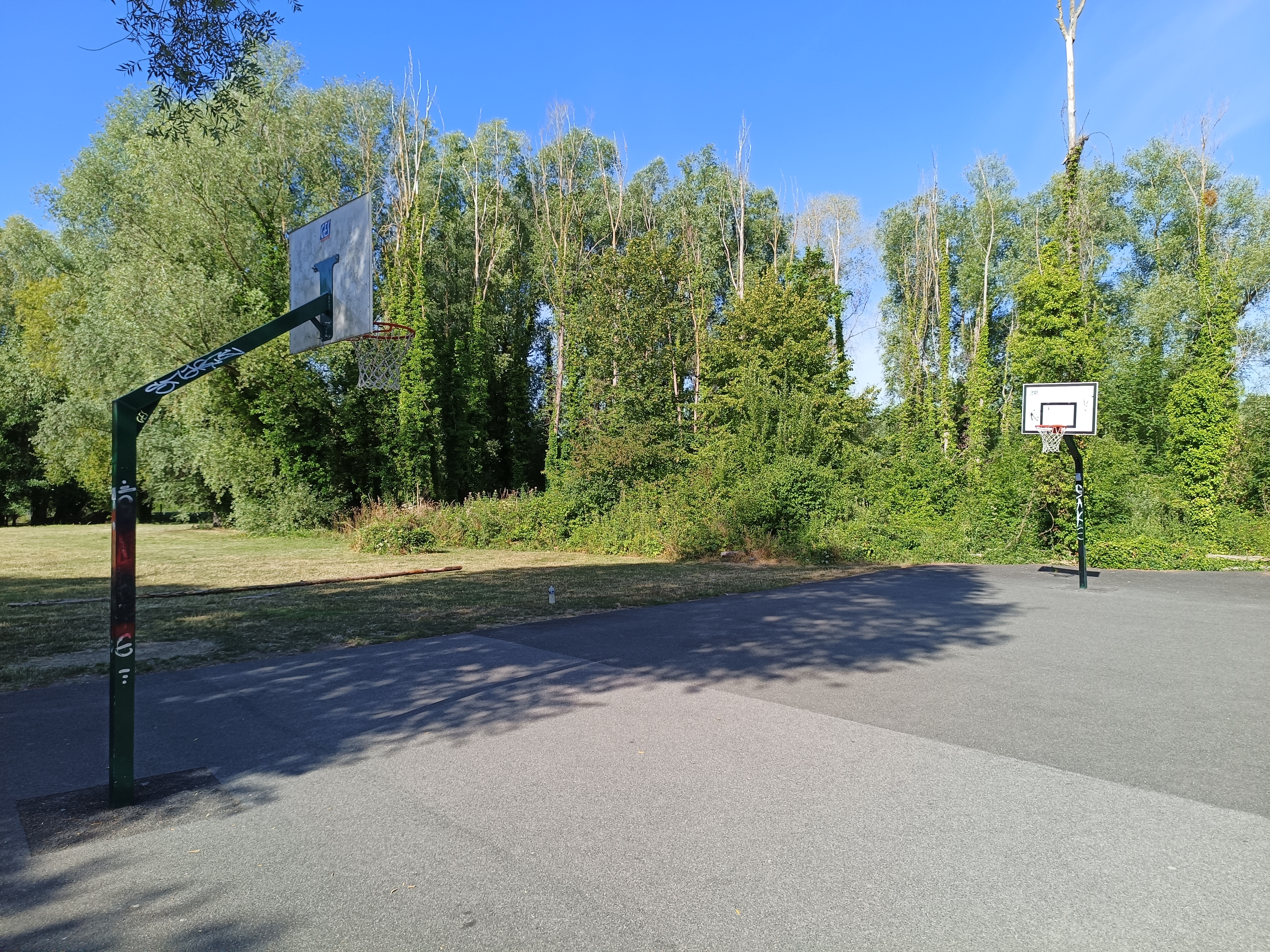 Terrain de basket-ball u00eele de loisirs