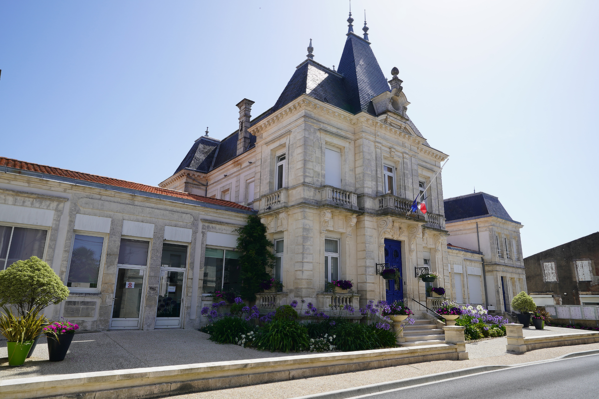 Mairie d'Étaules