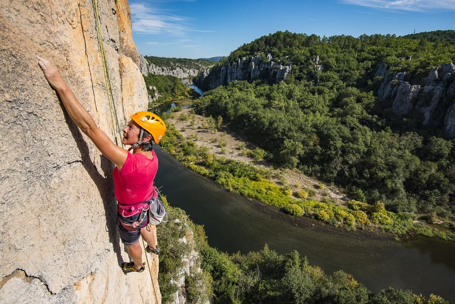 Escalade – Casteljau – 1/2 journée découverte avec le BMAM - Vallon-Pont-d'Arc