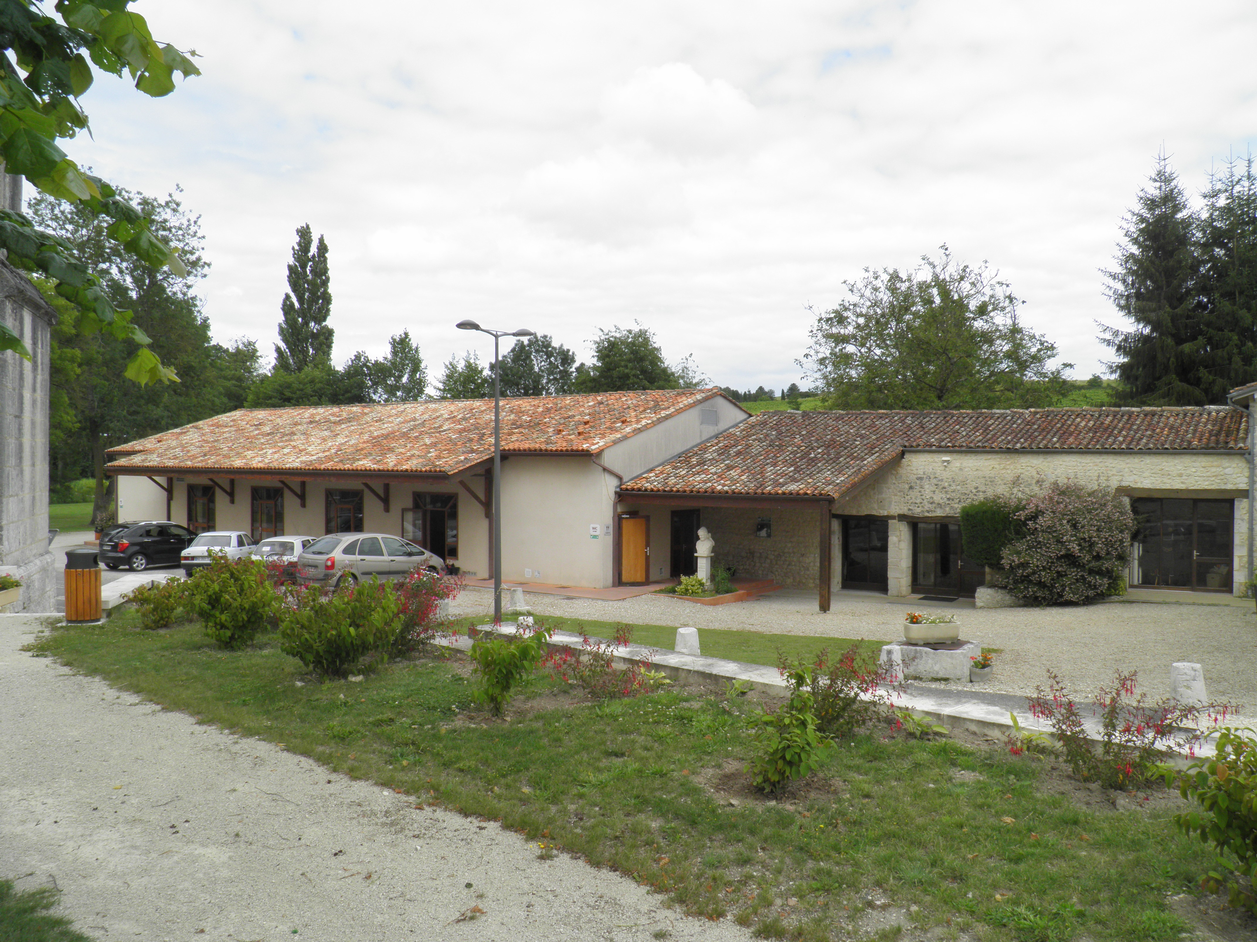 Salle municipale de Condéon