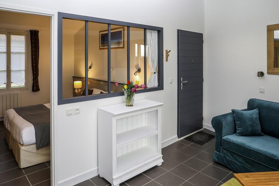 Salon et chambre de la suite « Côté mer »