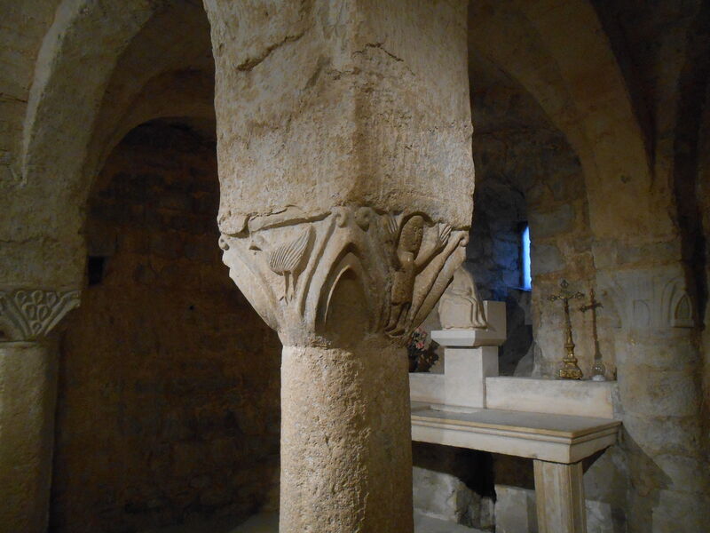 Chapiteau de la crypte XI è siècle
