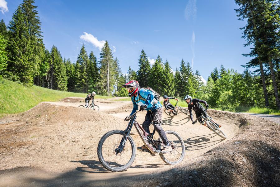 VTT DH privatisé : gravité maximale_La Clusaz