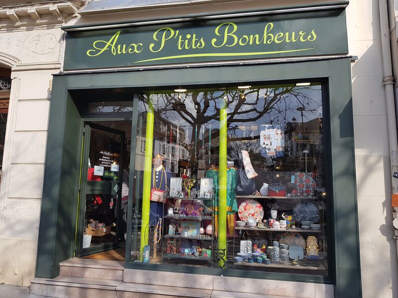 Aux P'tits Bonheurs - vitrine 