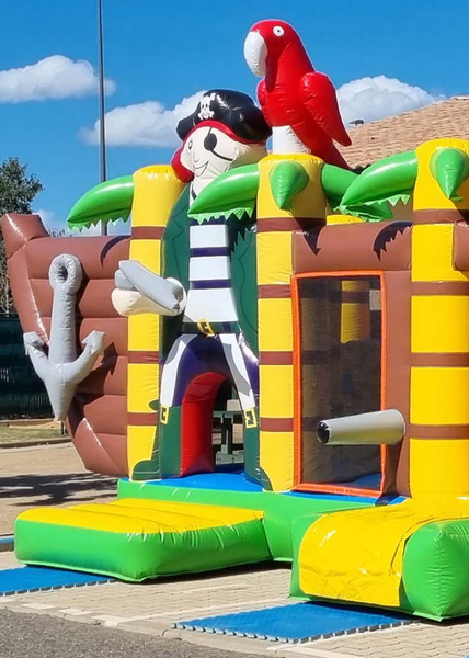 Le Noël Gourmand: La Balayette infernale & le multi-activités Les Pirates_Cavalaire-sur-Mer