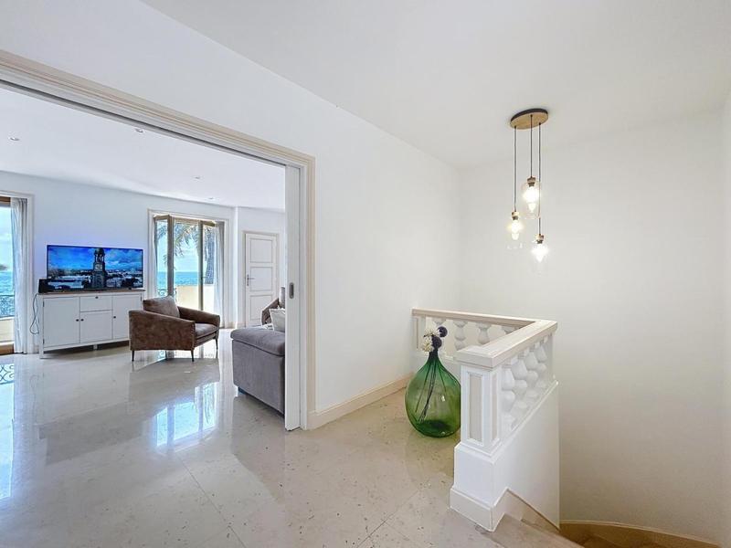 Villa Kriss-Entrée sur séjour-Nice-Gîtes de France des Alpes-Maritimes