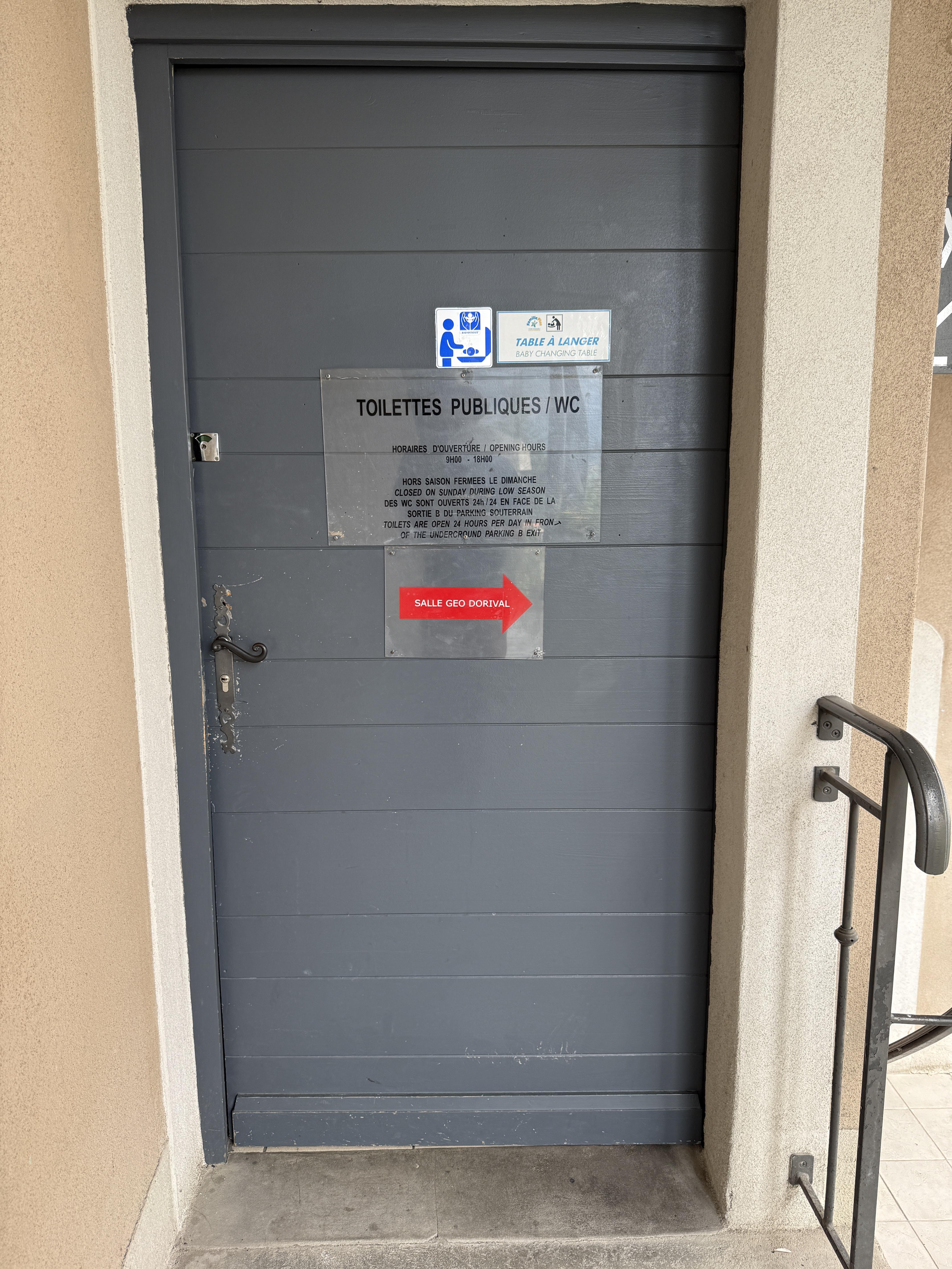 Toilettes publiques - Office de Tourisme