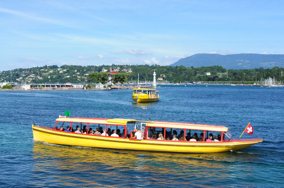 Bateaux sur le Léman à Genève