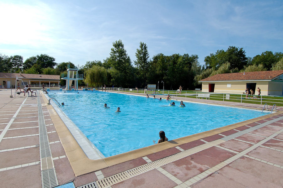 Piscine plein air de Gardes-Le-Pontaroux