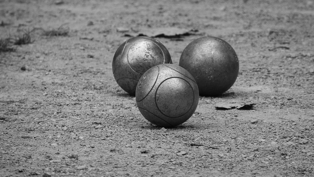 Blyes joue en plein air - Jeux et pétanque