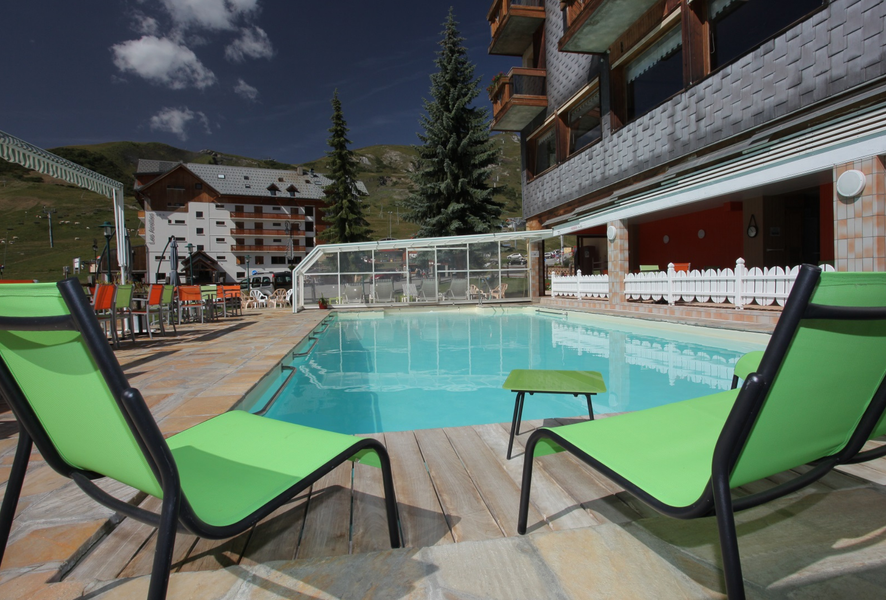 Piscine Les Soldanelles en été