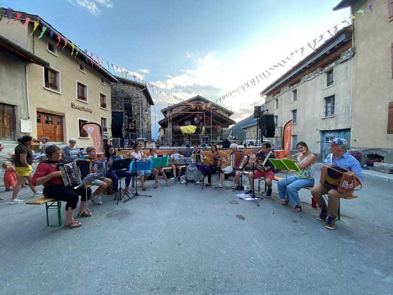 Défilé Accord'Oé Aussois