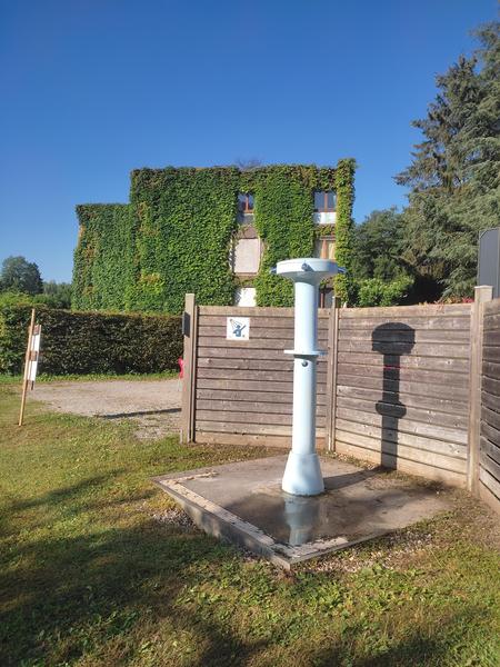 Douche sur la plage de Pré Argent