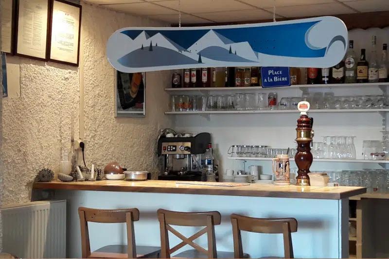 Image bar-restaurant-caravaneige-camping-du-col-toussuire-sybelles.jpg