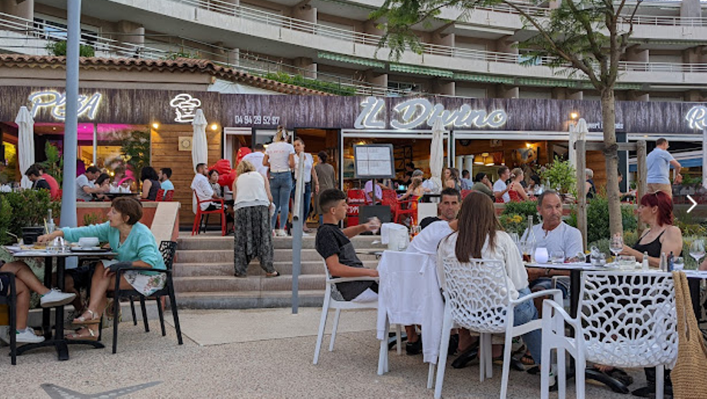 Corso du Mimosa à Cavalaire