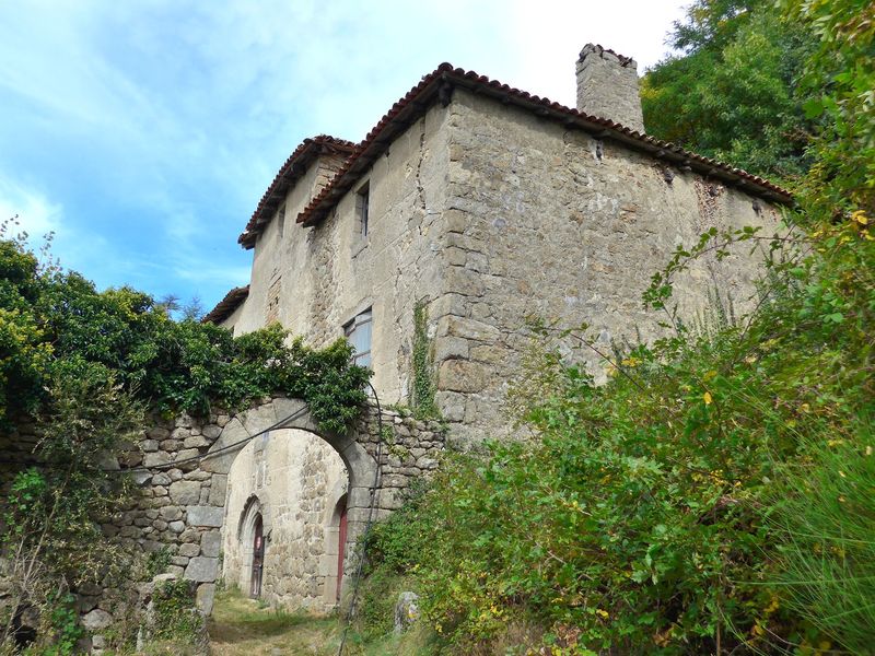 Burzet - Château Galimard ©wikipedia