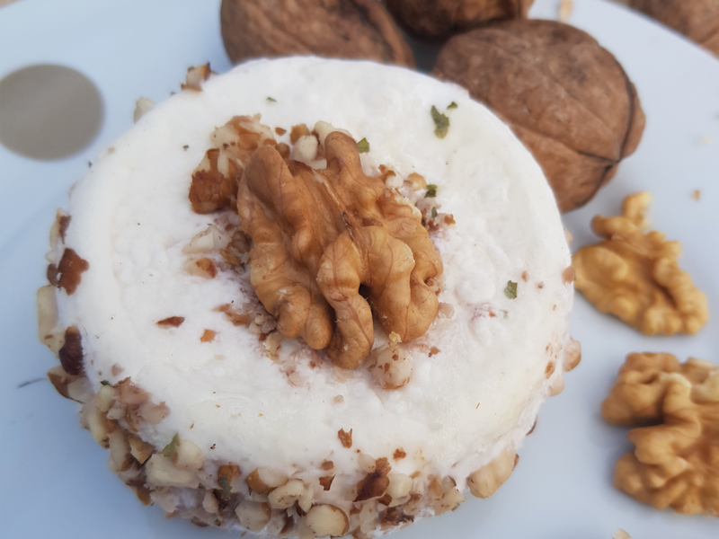 Fromage de chèvre au lait cru à la noix