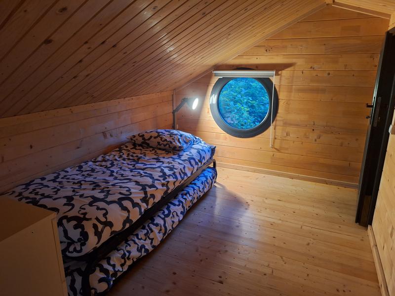 CHAMBRE CABANE HAUT  PERCHEE