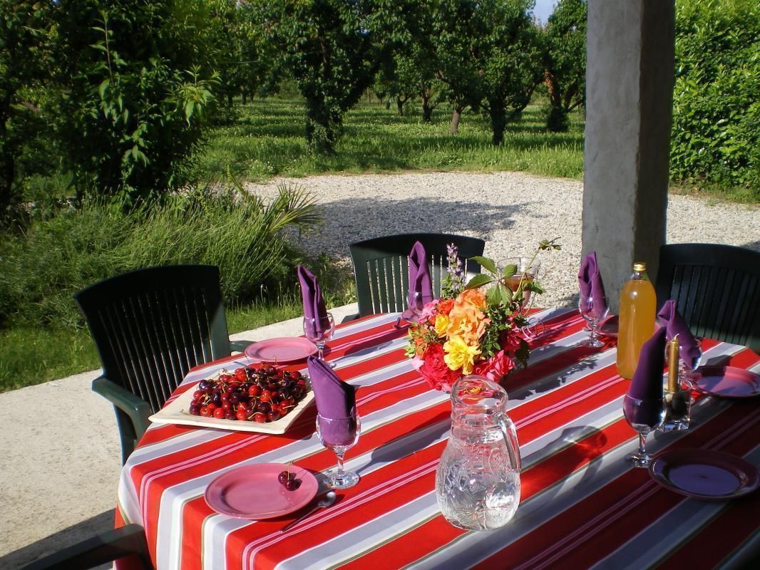 Coin repas et jeu de boules
