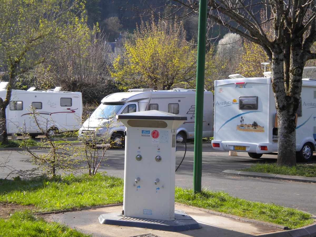 Le Vialard - Aire de Camping Cars
