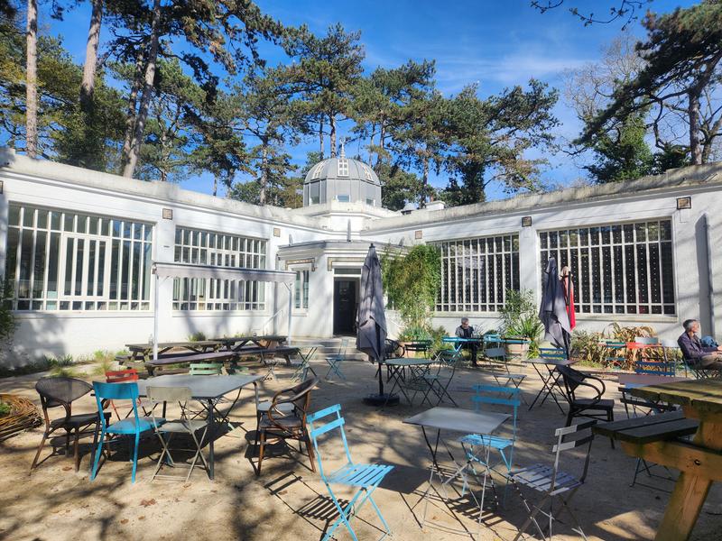 Terrasse et devanture du restaurant 