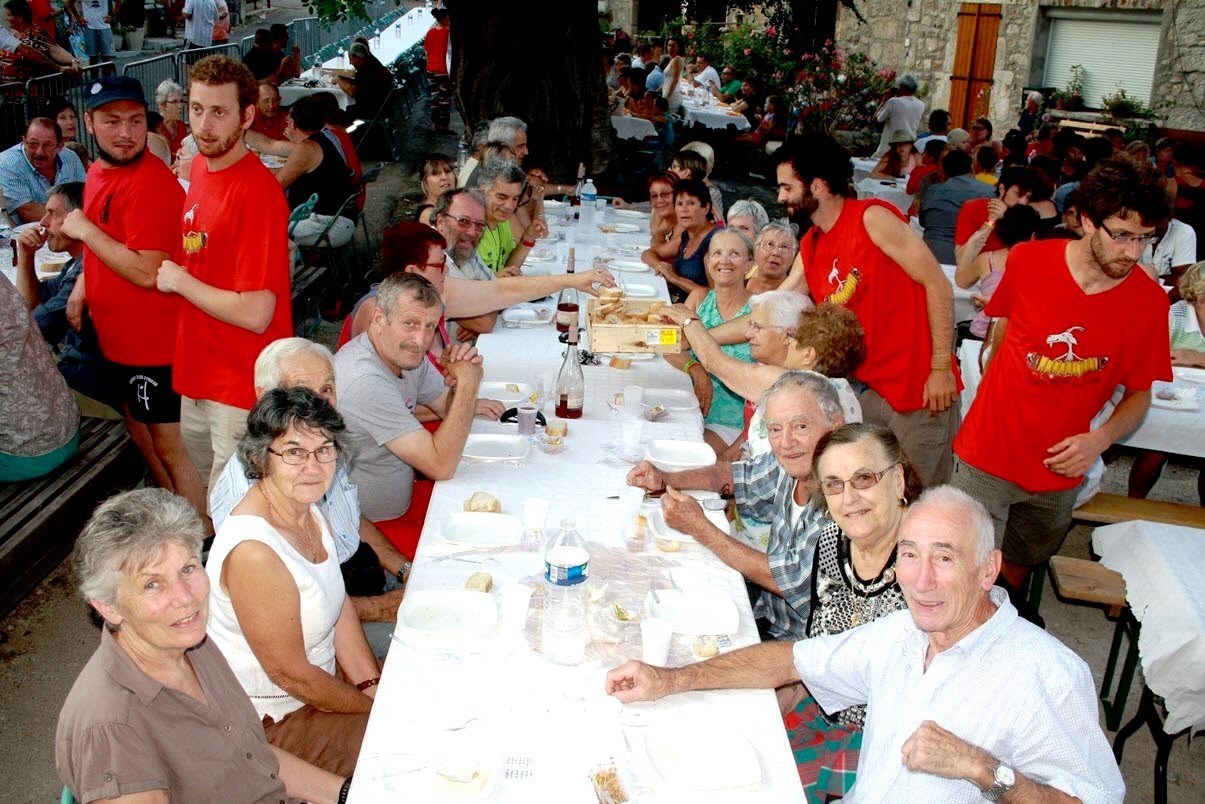 Repas lors du Festival de la Chabriole